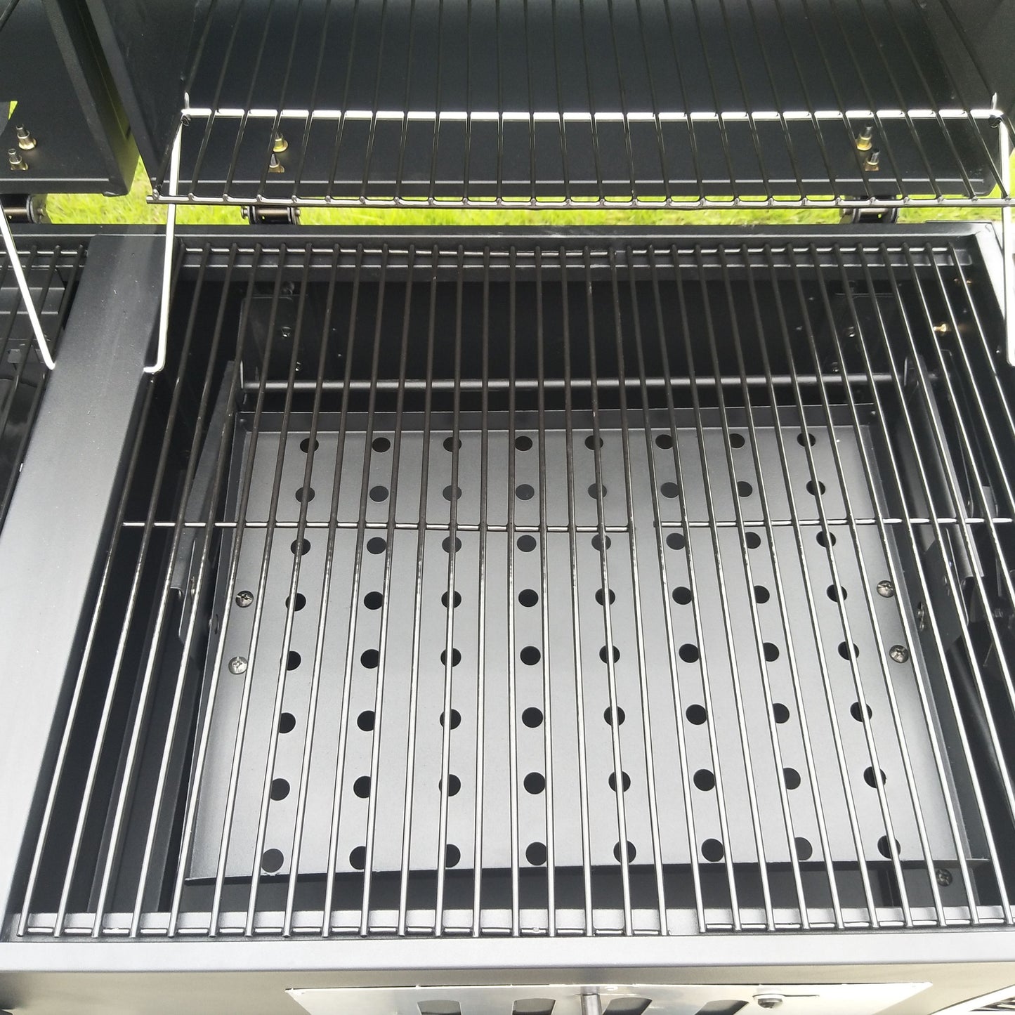 Multifunktions Gas und Holzkohlen Kombigrill